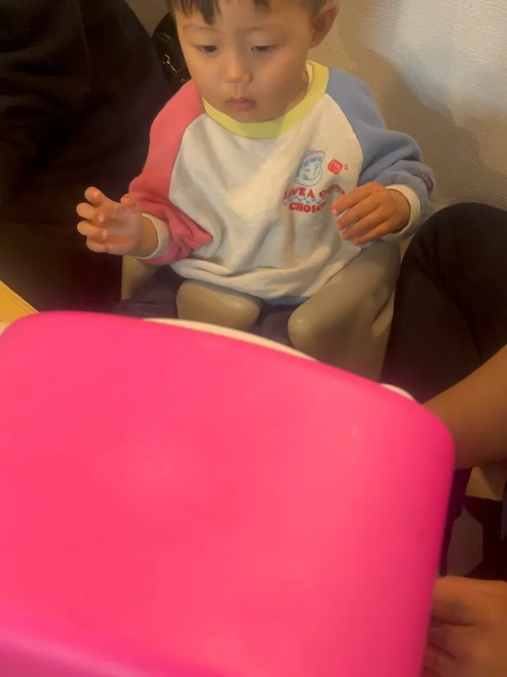 お子様向けにクレーンゲーム置いてます🙋